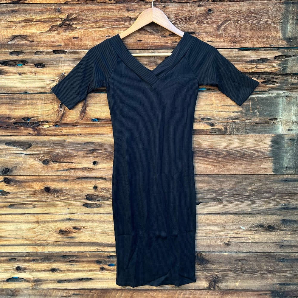 SOPRANO | Black V-Neck Ribbed Dress S
